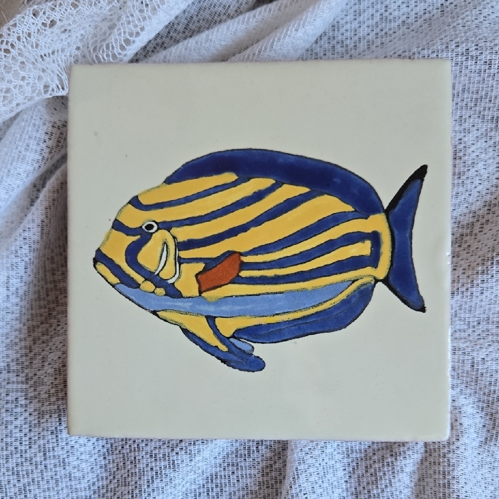 Colorful Ceramic Fish Tile - Multicolor - Picture 3 of 5
